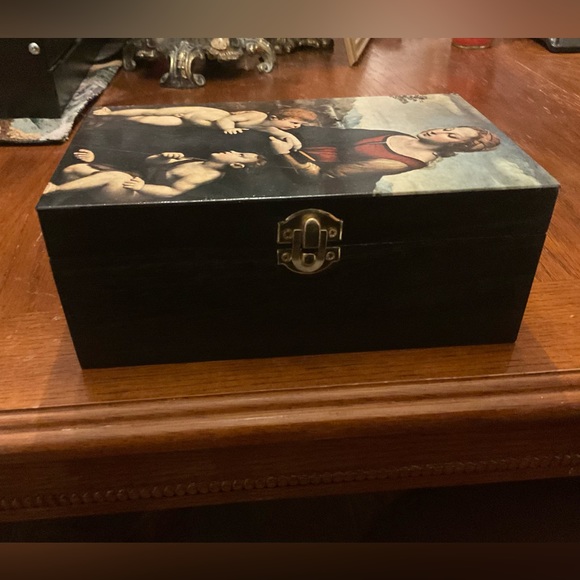 Raphael’s-The Virgin And Child… Beautifully Handmade Gold Hardware Trinket Box! - Picture 8 of 16